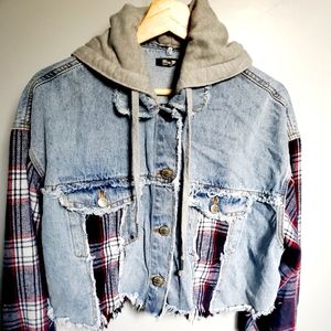 Miss Me Womens Destructed Cropped Denim Jacket Size Medium